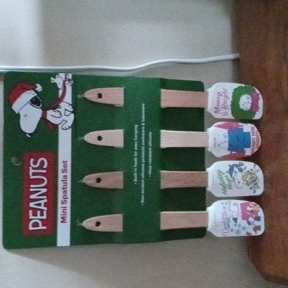 Snoopy Christmas spatulas
